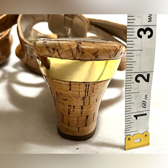 Sofft Women's Tan 2.5 inch High Heeled Shiny Cork Upper Sandals Size 8.5 - Picture 11 of 16